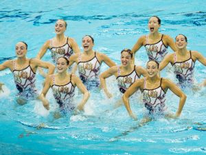 Synchronized-Swimming-03