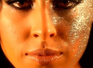 female-sparkles-golden-make-up